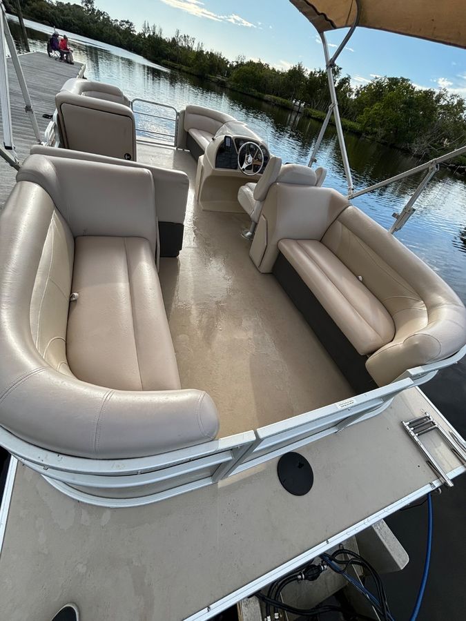 Rear deck seating overview